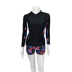 ชุดว่ายน้ำผู้หญิง ชุดว่ายน้ำสองชิ้น เสื้อแขนยาวกางเกงขาสั้นแต่งลายสวยๆ รุ่น31010