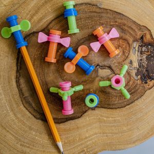 YUDESHUI 4pcs/set Colorful Rotating Screw ABS Anxiety Relief Pencil Cases Portable Focus Tool Stress Relief Toy Stress Relief