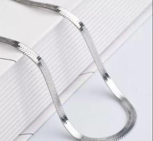 TITANIUM ANTI KARAT NYAMAN DIPAKAI WARNA SILVER PANJANG 45CM  / KALUNG TITANIUM IMPORT / KALUNG TITANIUM PRIA & WANITA ANTI KARAT / KALUNG PRIA TITANIUMKALUNG LAPISAN EMAS ANTI KARAT