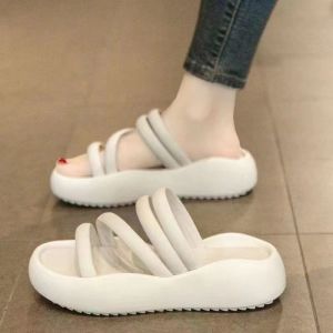 French style slippers for women to wear outside fashionable thick-soled beach sandals for women