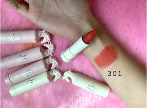 สินค้ามาใหม่ ลิปสติกเนื้อเเมท Maffick ทำให้ริมฝีปากดูสวยงาม สีสวยถูกใจสาวๆแน่นอนค้าาา แพ็คเกจใหม่ล่าสุด No.MF103