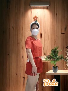 Setelan Crop Top Vneck dengan Celana Pendek Rayon Nyaman Warna Solid