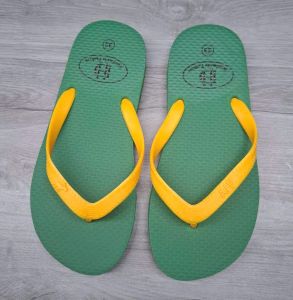 Dép xỏ ngón bé trai ( form nhỏ đặt tăng size) size 24 đến 34 nhiều màu sắc chất liệu đế cao su quai dẻo mềm mang êm chân