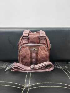 CHIBAO - Tas Selempang Wanita 183011-N22-120 Sling Bag 3 in 1/Backpack/Hand Bag