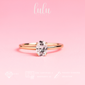 Lulu Jewelry - Perhiasan Wanita Cincin Solitaire Berlian Moissanite 1 Carat Lapis Emas 18K - Sandra Classic Solitaire Oval Cut 4 Claw Moissanite Ring 05CT/1CT/2CT Sertifikat GRA