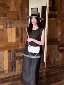 High-end glossy oil wax leather bag Korean-style chain baguette bag Unique design single-shoulder crossbody commuter versatile small bag #71076