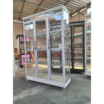 lemari hias 3 pintu /lemari pajangan/lemari piala alumunium/only jabodetabek/free 35km tertentu dr toko