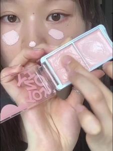 嘭门永存!双色提亮膏粉色高光拯救面中凹陷双色面部提亮遮瑕膏Bang the door forever! Double color brightening cream pink highlight to save the depression in the face double color facial brightening concealer