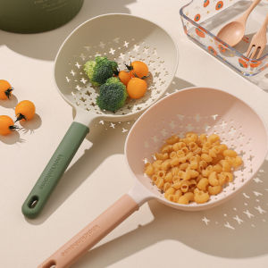 Large Noodle Vegetable Drain Spoon Plastic Heat-Resistant Colander Food Strainers Kitchen Long Handle Vegetable Drain Spoon