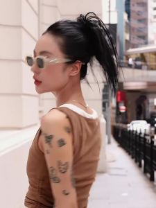 แว่นกันแดดโพลาไรซ์กรอบแคบทันสมัยสำหรับผู้หญิง แว่นกันแดดสำหรับถ่ายภาพสตรีท ป้องกันแสงแดด TR แว่นกันแดดโพลาไรซ์สำหรับผู้หญิง Hot