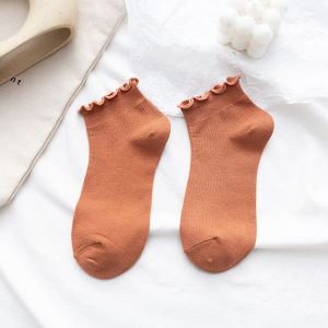 CEEKEY ถุงเท้าสตรีฤดูใบไม้ผลิและฤดูร้อนเห็ดหูหนูถุงเท้าหลวมสำหรับผู้หญิง ถุงเท้าสีทึบสีลูกอม เทรนด์เรือลูกไม้ ถุงเท้าผ้าฝ้ายสำหรับผู้หญิง