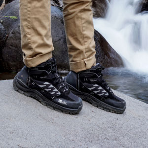 Sepatu safety pria model terbaru proyekan laki ujung besi Sepatu safeti proyek lapangan Sepatu Lavio e95 Sepatu sapeti proyek kulit Sepatu safety proyek lapangan