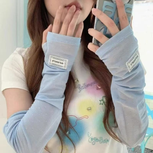 ปลอกแขนกันแดด ผ้าไหมน้ำแข็ง กันแดด UV สําหรับขี่จักรยาน วิ่งกลางแจ้ง เย็นกว่าเดิม ระบายอากาศดี ลดกลิ่นอับ สัมผัสนุ่มใส่สบาย ไม่ย้วย ปิดถึงข้อมือ Freesize