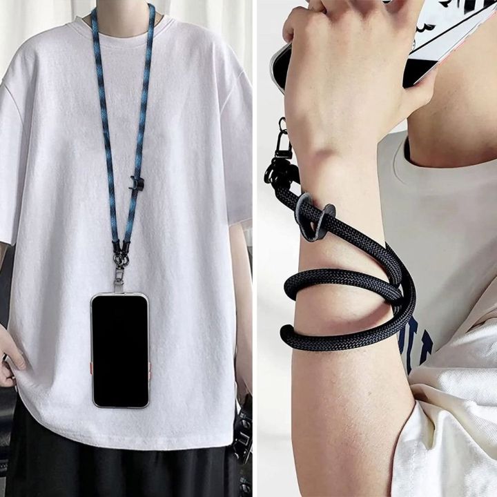 cách-xỏ-dây-đeo-điện-thoại