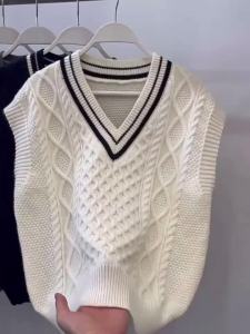 Áo gile len cashmere cổ V vintage cho phụ nữ phong cách đại học mới mùa xuân 2025 áo len xoắn không tay áo khoác không tay