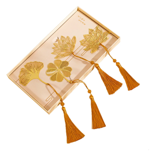 Hollow Out Book Marks with Pendant for Book Lovers Gift Handmade Page Mark Unique Vintage Bookmarks Metal Leaf Bookmarks