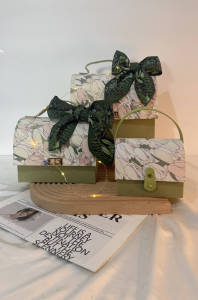 UNIGOLD The Blossom Tulips Gift box Floral Elegance and handbag-inspired Design Curved Flap Lid Metallic Buckle