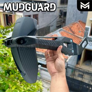 MUDGUARD MOSCOW ORIGINAL TEBAL IMPORT SPAKBOR KOLONG PENAHAN LUMPUR MUD GUARD UNIVERSAL KARBON CARBON HITAM DOFF R15V2 R15V3 XABRE R25 OLD NEW SCORPIO XSR VIXION NEW OLD SONIC VERZA  MEGAPRO NINJA THUNDER CBR SATRIA FU CB DLL