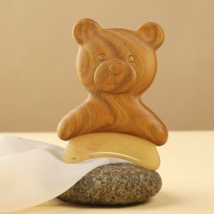 DUDAN Reduce Puffiness Bear Shape Skin Scraping Board Lifting and Tightening Natural Material Green Sandalwood Massager Massage Plate Smooth Edge Guasha Tool Neck Body Massage
