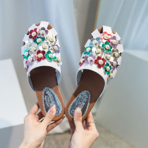 Xăng đan đế bệt nữ thời trang có đầu rỗng ngọc trai mùa hè mới