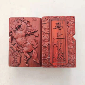 Bật lửa hộp quẹt Zippo bằng gỗ Mã Đáo Thành Công