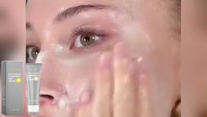 EELHOE Amino Acid Facial Cleanser Gentle Cleansing Facial Skin Hydrating Moisturizing Nourishing Skin Care Cleanser