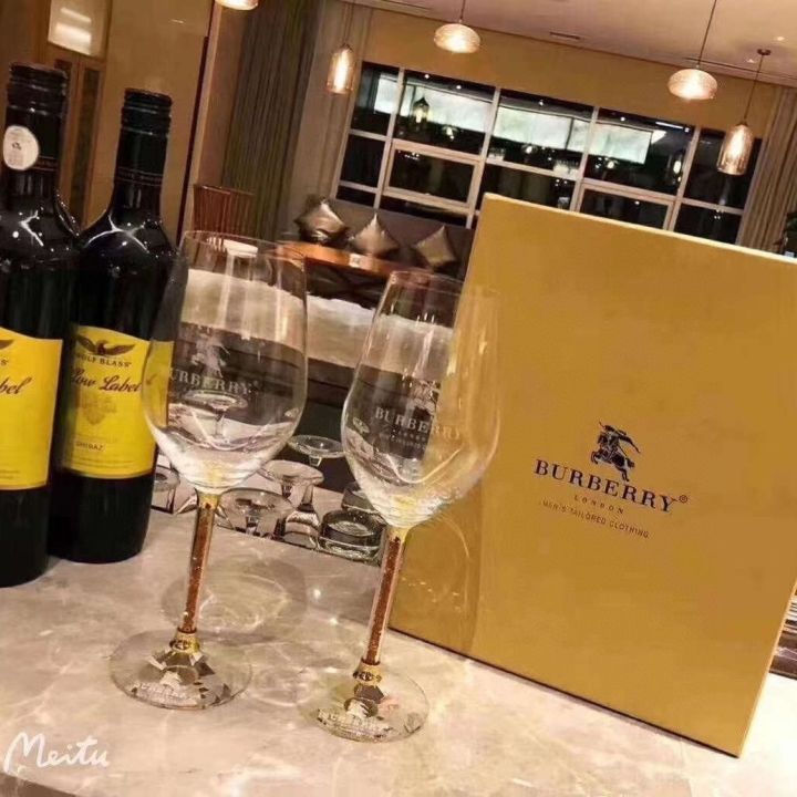 Burberry shop drinking glasses