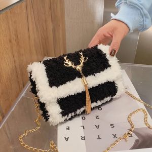 Túi Handmade Tự Đan Len Xù Phối Viền Trắng Mác Hươu Set Phụ Kiện DIY Đầy Đủ Đan Túi Handmade Nữ - EB82