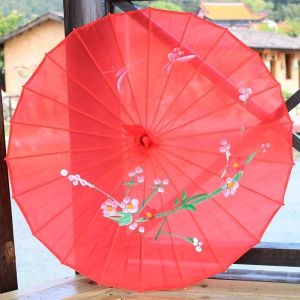Ô Nhựa Đỏ 84cm Nan Gỗ – Đạo Cụ Chụp Ảnh & Trang Trí Tết Sang Trọng