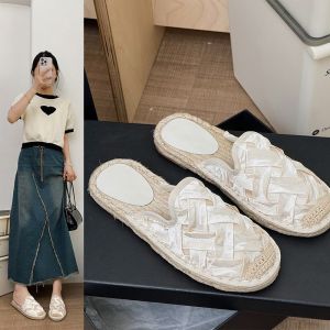 Casual Embroidered Fisherman Shoes For Women Summer Closed-Toe Floral Slip-On Half Slippers Flat Slippers Durable And Comfortable