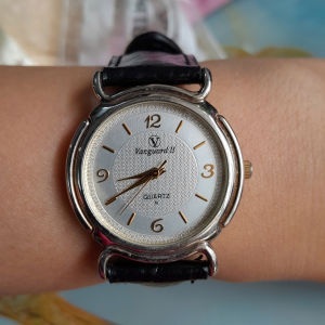 Đồng hồ nữ Vanguard II dây da second hand đã qua sử dụng