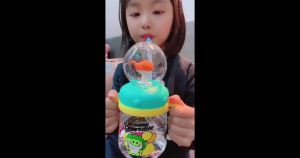 Drinking Cup With Whale Squirt Weighted Sippy Cups With Adjustable Straps 300ml Whale Water Cups With Silicone Soft Tip Portable Leak Proof Straw Sippy Cup For Kids (B-Pink)