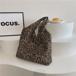 IELGY sinh viên đại học lớp đi lại túi Tote sức chứa lớn phong cách lười biếng in da báo túi đeo vai vải bố