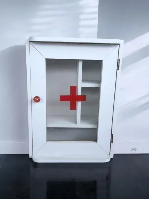 [COD] KOTAK OBAT RAK P3K BAHAN KAYU KOKOH KUAT RAK OBAT PORTABLE