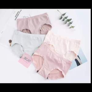 PANTIES/ LADIES UNDERWEAR/ WOMEN UNDERWEAR/ LADIES UNDERWEAR/ PREMIUM UNDERWEAR/ LADIES COTTON UNDERWEAR[READY STOCK] 4 IN 1 SILVER BOX PREMIUM QUALITY UNDERWEAR/女生一盒四件纯棉三角内裤
