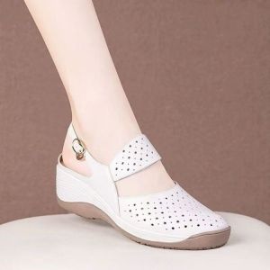 [Free Shipping] WomenS Soft-Soled Travel Sandals New Chinese-Style Summer Slippers With Thick Soles And A Closed-Toe Design