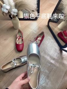 COD 2024 a Baru Musim Bunga dan Musim Luruh Kaki Yang Selesa dan Tidak Letih Kulit Lembut Tumit Rendah Kepala Persegi Kasut Mary Jane Warna Perak Wanita Kasut Tunggal Sol Lembut Sem
