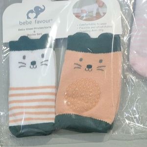 BEBE FAVOUR BABY KNEE PROTECTORS & SOCKS SET (6-12M) ASSORTED