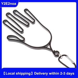 【Local shipping】 1Pc Golf Gloves Holder With Carabiner Golf Gloves Stretcher Golfer Tool Gear Gloves Rack Hanger Golf Supplies Accessories