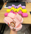MUA 1 TẶNG 1 Dép bánh mì hình Labubu cho bé gái hình bên hông siêu dễ thương đế cao 4 phân siêu nhẹ siêu mềm. 