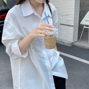 QKKshop  มาใหม่ เสื้อเชื้ตสายแฟชั่น แมทช์ลุคซัมเมอร์ได้เลย ผ้าบางเบาใส่สบายเหมาะกับช่วงหน้าร้อนประเทศไทย สีสันสวยมีให้เลือกกันถึง 6 สี จัดเลยพร้อมส่ง