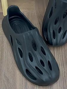 New Eva Lightweight Perforated Style Outdoor Fashion Simple Stream-Tracing Sandals Comfortable For Travel And Driving
