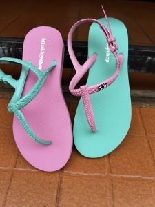 รองเท้าแตะรัดส้น รองเท้าแตะแฟชั่นหูหนีบทูโทน j.joy