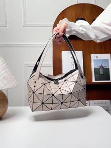 Japanese Boston Dumpling Bag 2022 New womens bag with niche design geometric diamond pattern bag original factory bag