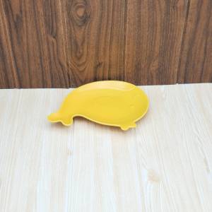 จาน  จานเซรามิค จานปลา   ขนาด 6 x 8 นิ้ว  มี 4 สี เขียว ชมพู ขาว และ เหลือง