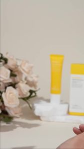 SKINEVER Vitamin C Brightening Sunscreen Waterproof Long Lasting Sun Protection SPF50+++ Comfort