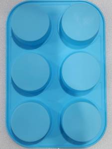 แม่พิมพ์ซิลิโคนวงกลม 6.5 x2.5 ซม (บนล่างไม่เท่ากัน ปากเทสบู่ 7ซม) 95 g   000666 สีสุ่มไม่สามารถเลือกสีได้