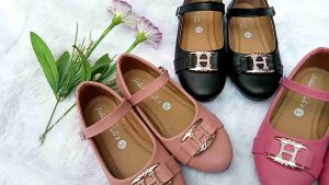 FATHARANI Sepatu Pesta Anak Stylish dengan Aksen Ring Gold H dan Sol Karet Hitam