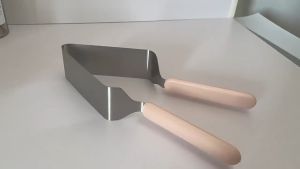 Stainless Steel Triangular Cake Slicer Adjustable Cake Cutter Separator with Handle Baking Tool