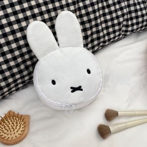 FEELING WELL หมี กระเป๋าแต่งหน้าขนนุ่มน่ารัก กระต่าย หลายฟังก์ชัน กระเป๋าเครื่องสำอางการ์ตูน กระเป๋าเครื่องสำอาง ที่จัดระเบียบอุปกรณ์อาบน้ำ กระเป๋าเก็บผลิตภัณฑ์ดูแลผิว การเดินทาง